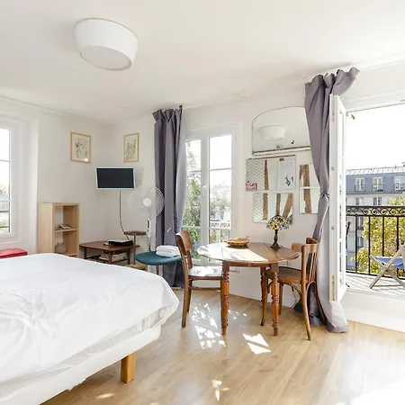 Charming Montmartre Pigalle * 巴黎